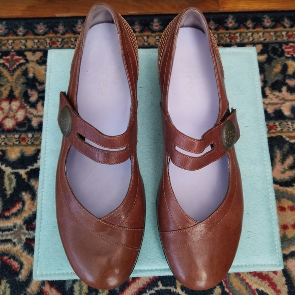 Marry Jane Low Heels - Picture 3 of 13